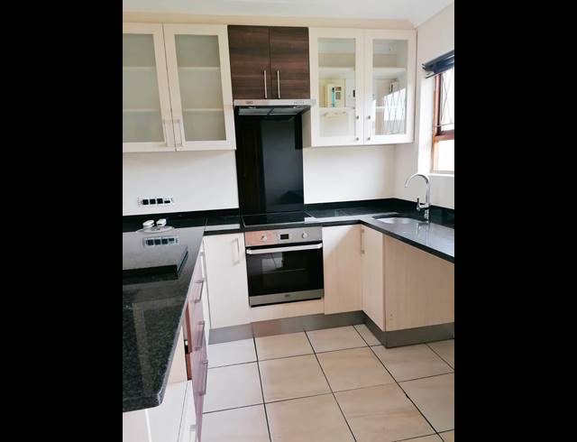 3 BEDROOM TOWNHOUSE RENTED IN LORRAINE
